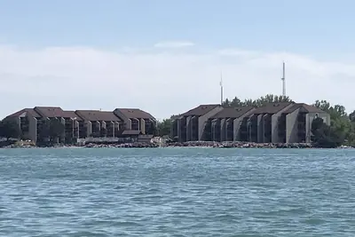 Image de Spacieuse belle unité familiale Condo Lakeside 10 à Port Clinton, Ohio