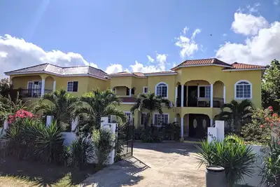 Image de Belle et privée Villa - Situé au centre de Runaway Bay, Jamaïque W. I.