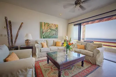 Image de 3bd Master-Suite avec vue fantastique sur l'océan et commodités 5 étoiles