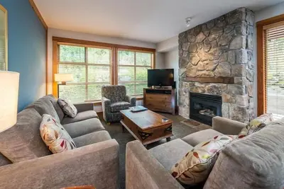 Image de Mountain Suite à Whistler | Accès skis aux pieds