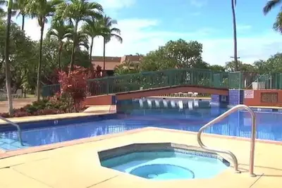 Image de Minute de marche de la plage! Mise à jour, propre condo de trois chambres / deux salles de bain! 8 personnes