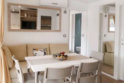Image de Maison mobile avec climatisation et piscine