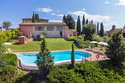 Maison de vacances privée avec Wifi, piscine privée, Tv, terrasse, parking, près de San Gimignano