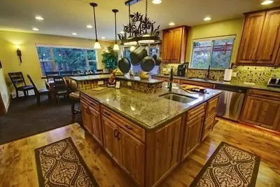 Image de Domaine privé de luxe des Rocheuses «The Lodge» Phenomenal Big Mountain Views