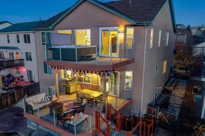 Image de ★ 5br Mtn Views ☆ Escapade en famille ★ Hot Tub ☆