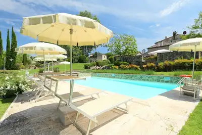 Image de Agréable appartement dans une maison de vacances avec Wifi, piscine, Tv, patio et parking