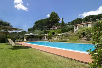 Maison de vacances avec Wifi, climatisation, piscine privée, bain à remous, Tv, patio, parking