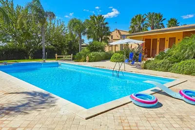 Image de Maison de vacances privée avec Wifi, piscine privée, climatisation, Tv, terrasse, vue panoramique