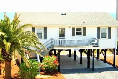Image de Oceanfront Beach House au coeur de Ocean Isle Beach
