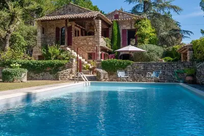 Image de Maison de vacances privée avec Wifi, piscine privée, Tv, terrasse, vue panoramique, parking