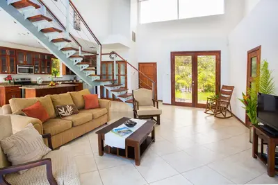 Image de Crt - Casa De Fox - Grande maison dans la forĂŞt tropicale avec Wi-Fi