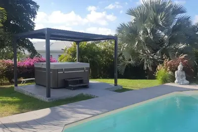 Image de Villa  Avec Piscine et Jacuzzi Prive a 5min De La Plage
