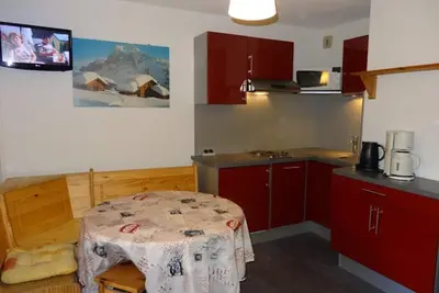 Image de Studio cabine 4 pers, ski aux pieds, Les Menuires, 24m², balcon sud-ouest, proche commerces et remontées.