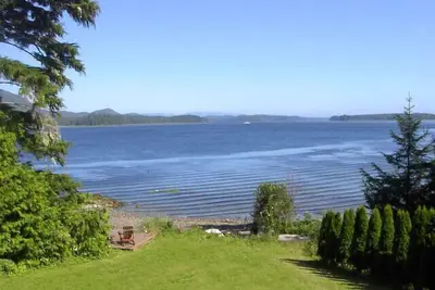Image de Tofino Water Front Home Hot Tub, plage, flotteur privé