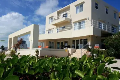Image de Sept \/ oct seulement! 20% de réduction sur une villa de luxe de 6 chambres!