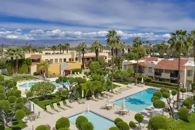 Image de 3 Bd Family condo Ă quelques minutes du centre-ville de Palm Springs