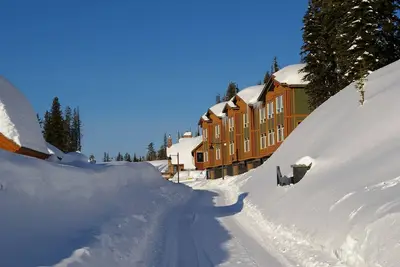 Image de Nouveau - Meilleur ski à ski avec bain à remous privé - 2 suites Masters - 10 personnes