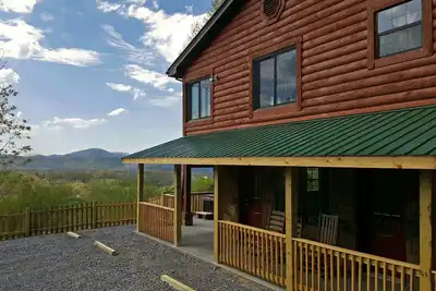 Vues sur la montagne - Isolé! Accès à la piscine! WiFi - Salle de jeux clôturée - Foyer
