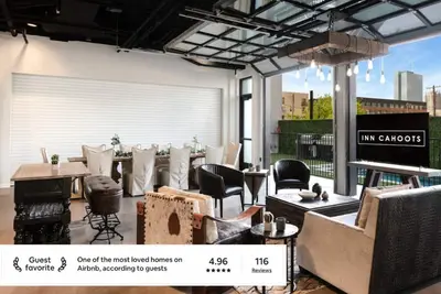 Image de Inn Cahoots: hôtel composé exclusivement de suites situé dans le quartier de East 6th Street. Parfait pour les voyages de groupe!