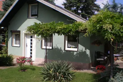 Image de petite maison de vacances confortable et meublée avec amour pour 2 personnes