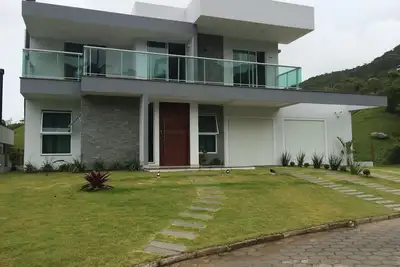 Image de Casa Nova Alto Padrão - 3 chambres - 300m de la mer dans une copropriété à Garopaba / Sc