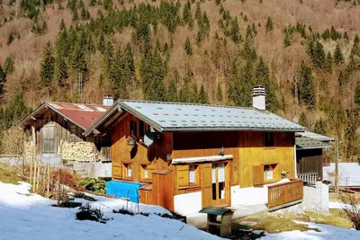 Image de Chalet 3étoiles au calme avec vue magnifique sur la montagne à Sixt Fer à Cheval