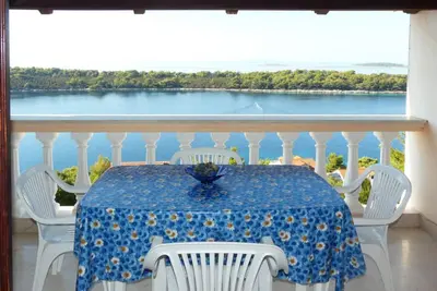 Appartement proche plage avec terrasse et vue mer