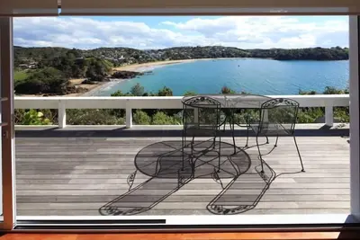 Image de Magnifique maison de plage sur la baie d'Oneroa