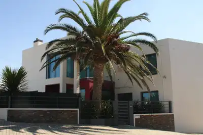 Image de Maison de luxe, 7min à pied de la plage, avec piscine chauffée, jacuzzi et salle de jeux
