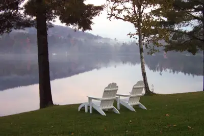 Image de Fabuleux chalet toutes saisons, 600 pieds au bord du lac, lac Eden Vermont