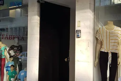 Image de beau studio dans la rue Teresa