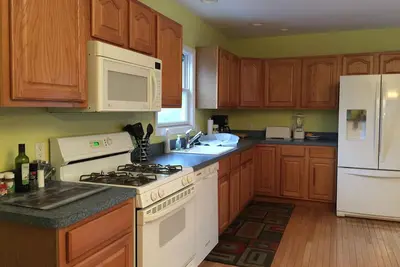 Image de Provincetown Water & Monument Views Huge Townhouse- Boatslip 5 min Ă pied