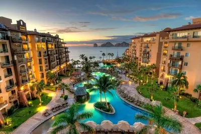 Image de 2 Br 3 Ba Beach Front Propriété avec de belles vues et un service incroyable