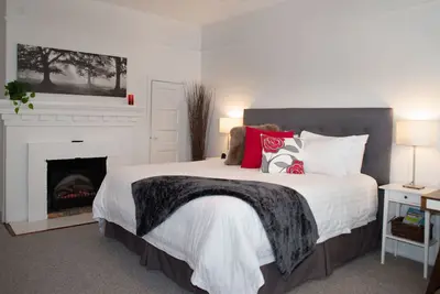 Image de Fernwood House - Studio récemment rénové avec grand lit king-size ★ ★ ★ ★ ★