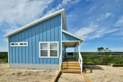 Image de Tiny House Living dans le Texas Hill Country - La Casita bleue à Caballo Creek