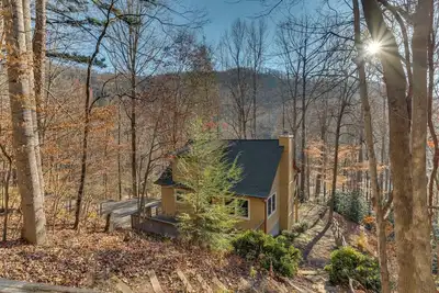Image de Bear Creek Cabin | Entouré par la nature | 25 min. à Tiec | 40 min. à Asheville