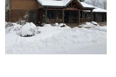 Image de Full Log Lodge loyer par semaine par mois ou minimum 3 jours réservez maintenant! ! ! ! ! ! ! 4200 pieds carrés