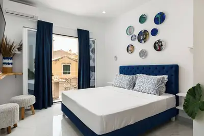 Nicol House and Suite in Corfu Town by Konnect