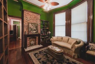 Image de Suite de luxe 1 chambre dans manoir victorien Uptown
