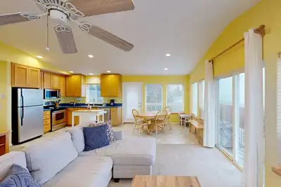 Image de Dog-friendly house w / vue sur l'océan et de divertissement - marcher jusqu'à la plage
