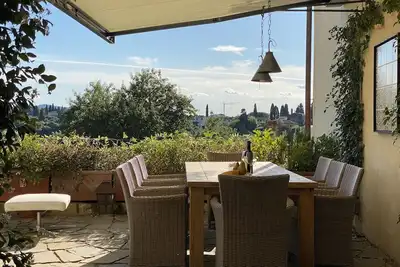 Image de Magnifique villa rénovée à Florence. À distance de marche de tous les sites.