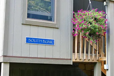 Image de South Bunk House - Pet Friendly! Construit sur la réserve naturelle - Shangri-La