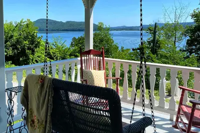 Image de Summertime Hill: Superbe 4br! Voir Lake Otsego! Dock privé et pont surélevé!