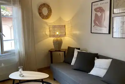 Image de Appartement rénové à 50m de la plage, Entrée Autonome, Climatisé.