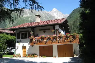 Image de Chalet Pyrene - Appartement 2ième Étage vue Mont Blanc 5 personnes