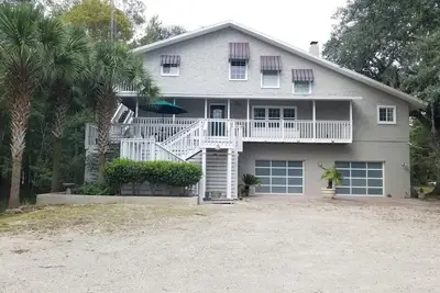 Image de Ranch privé de 12 acres pour 10 personnes sur la rivière Santa Fe. Animaux acceptés avec 30 $ de frais