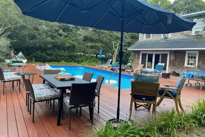 Image de Escapade familiale privée de 5 chambres avec piscine chauffée