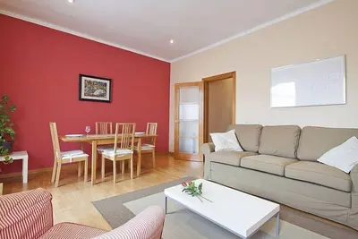 Image de Le plus grand appartement Ac ensoleillé et rénové dans un emplacement central.