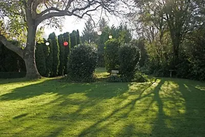 Image de Walnut Grove Lodge 26 personnes, Spa, court de tennis