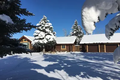Image de Une vue imprenable sur Red Lodge Mountain et Grizzly Peak, maison calme avec une grande cour, WiFi et re